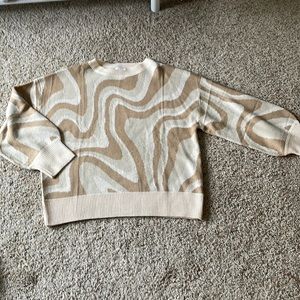 Cute patterned sweater, slightly oversized